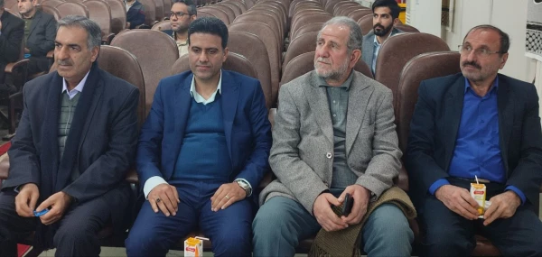 
گردهمایی مدیران و معلمان راهنمای کارورزی مدارس آموزش و پرورش شهرستان بابل در دانشگاه فرهنگیان مرکز شهید رجایی بابل برگزار گردید 7