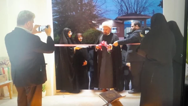 آیین افتتاحیه یادمان شهید گمنام دانشگاه فرهنگیان حضرت فاطمه(س)قائمشهر با حضور مسئولین استانی و شهرستانی،خانواده های شهدا، اساتید ،کارکنان، دانشجوها و بازتاب استانی اخبار برگزار شد. 2