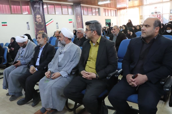 آیین افتتاحیه یادمان شهید گمنام دانشگاه فرهنگیان حضرت فاطمه(س)قائمشهر با حضور مسئولین استانی و شهرستانی،خانواده های شهدا، اساتید ،کارکنان، دانشجوها و بازتاب استانی اخبار برگزار شد. 2