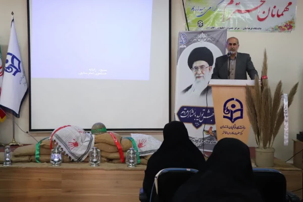 آیین افتتاحیه یادمان شهید گمنام دانشگاه فرهنگیان حضرت فاطمه(س)قائمشهر با حضور مسئولین استانی و شهرستانی،خانواده های شهدا، اساتید ،کارکنان، دانشجوها و بازتاب استانی اخبار برگزار شد. 2