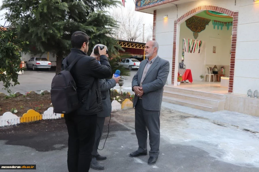 آیین افتتاحیه یادمان شهید گمنام دانشگاه فرهنگیان حضرت فاطمه(س)قائمشهر با حضور مسئولین استانی و شهرستانی،خانواده های شهدا، اساتید ،کارکنان، دانشجوها و بازتاب استانی اخبار برگزار شد. 2