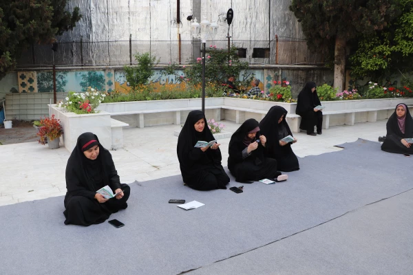 برگزاری مراسم قرائت دعای توسل

 2