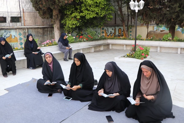 برگزاری مراسم قرائت دعای توسل

 3