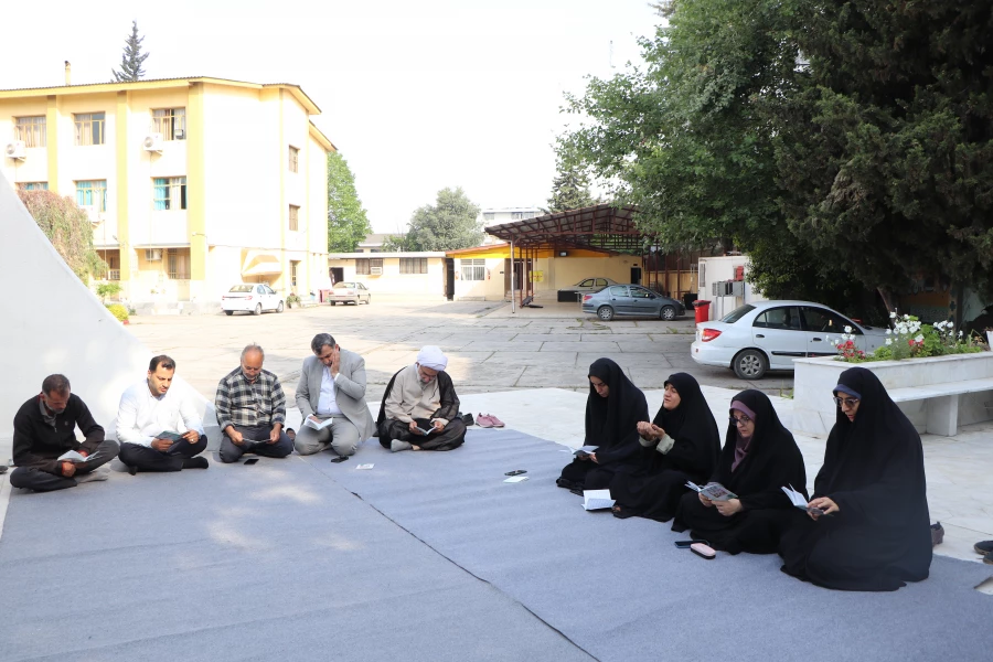 برگزاری مراسم قرائت دعای توسل

 2