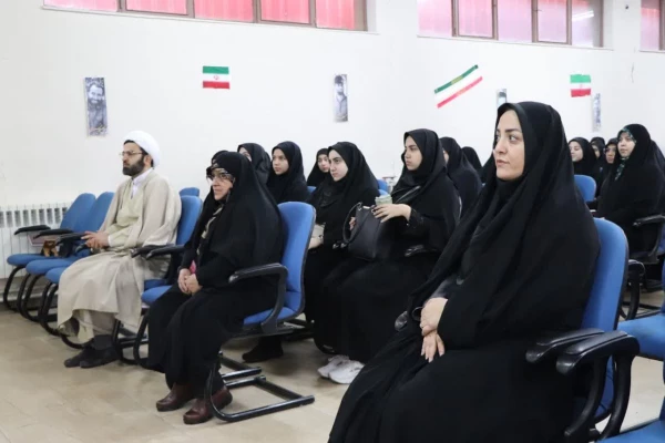 دوره معراج با رویکرد آشنایی با معارف نماز، قرآن و مهدویت مختص دانشجو معلمان ورودی سال ۱۴۰۳ 4