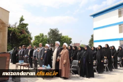 اهدای یک جلد کلام الله مجید از سوی دفتر مقام معظم رهبری به نو دانشجو معلمان مرکز بیت الهدی آمل
 3