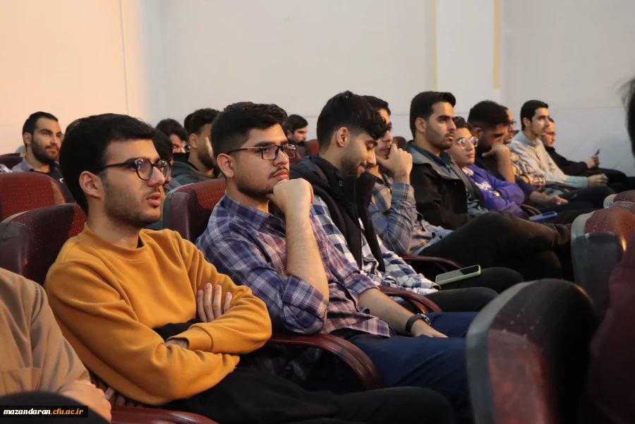 برگزاری مراسم تقدیر از برگزیدگان مسابقه قرآنی “سی آیه، سی پیام” 
 4