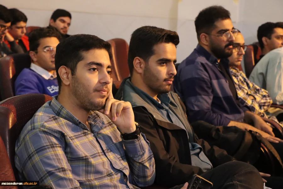 برگزاری مراسم تقدیر از برگزیدگان مسابقه قرآنی “سی آیه، سی پیام” 
 9