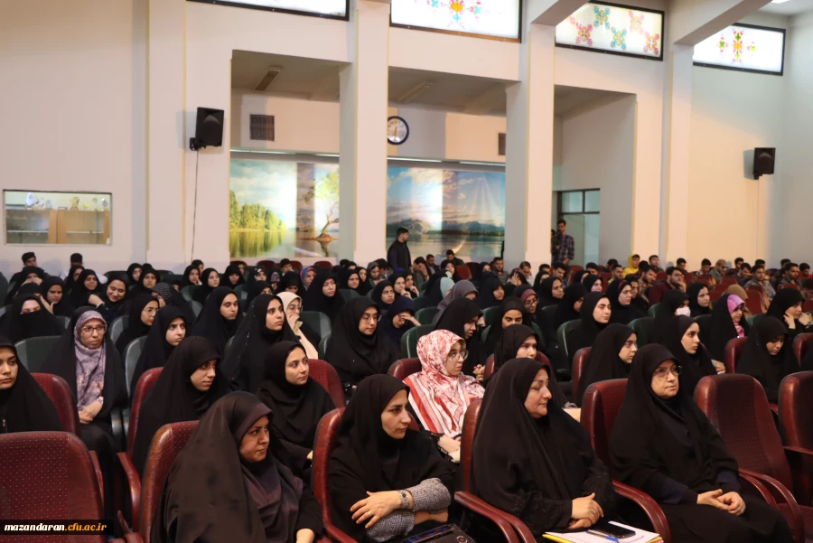 برگزاری مراسم تقدیر از برگزیدگان مسابقه قرآنی “سی آیه، سی پیام” 
 10