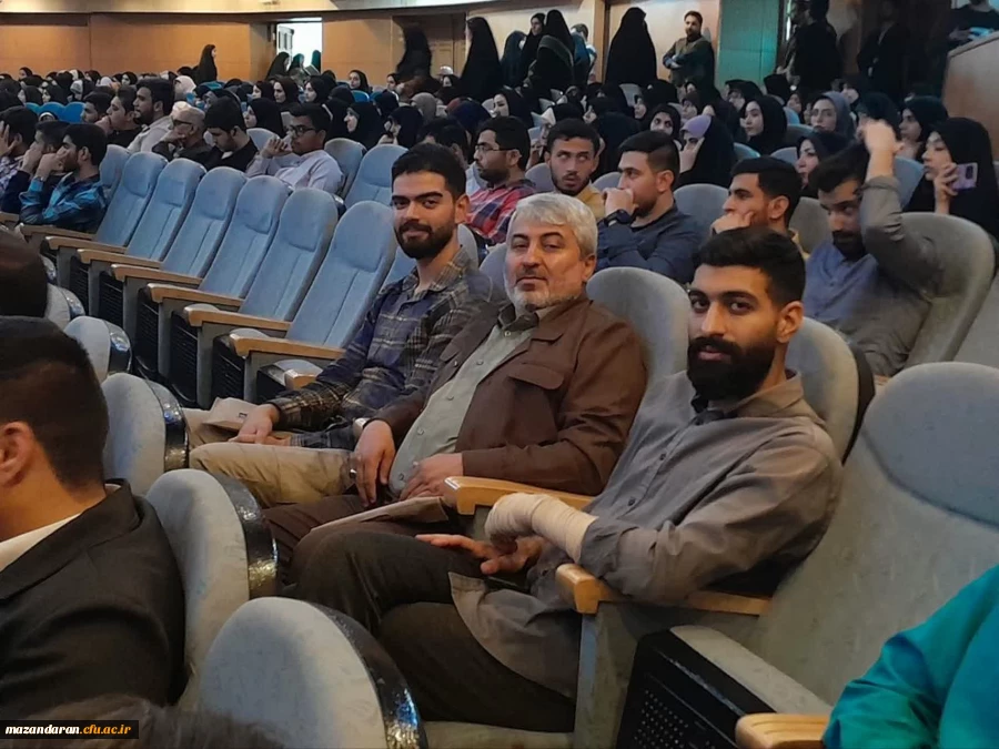 حضور حقانی مسئول امور شاهد و ایثارگران استان و دانشجومعلمان در اولین اجلاسیه شهدای دانشجو معلم دانشگاه فرهنگیان استان البرز
 2