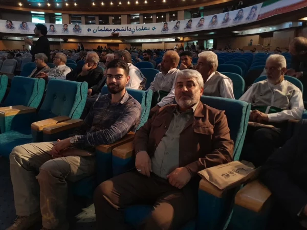 حضور حقانی مسئول امور شاهد و ایثارگران استان و دانشجومعلمان در اولین اجلاسیه شهدای دانشجو معلم دانشگاه فرهنگیان استان البرز
 3