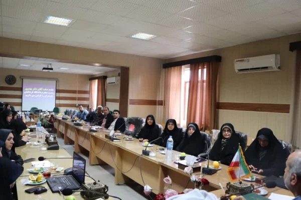 معارفه کارشناس نظارت ارزیابی عملکرد پردیس خواهران 4