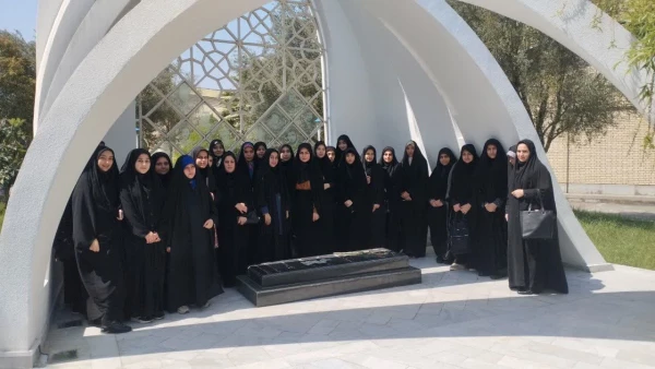 شرکت کارکنان و دانشجومعلمان مرکز حضرت فاطمه(س)قائمشهر در مراسم تجلیل از مسابقه زندگی با آیه  ها 2