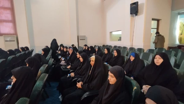 شرکت کارکنان و دانشجومعلمان مرکز حضرت فاطمه(س)قائمشهر در مراسم تجلیل از مسابقه زندگی با آیه  ها 2