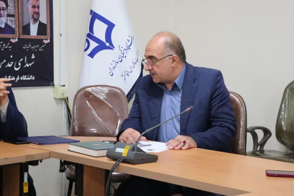 نشست هم اندیشی اعضای هیات علمی با حجت الاسلام غلامی معاون نهاد مقام معظم رهبری 4