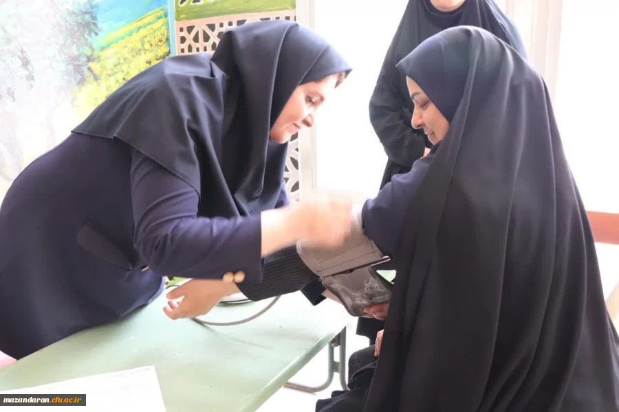 حضور متخصصان و کارشناسان مرکز بهداشت در دانشگاه 4