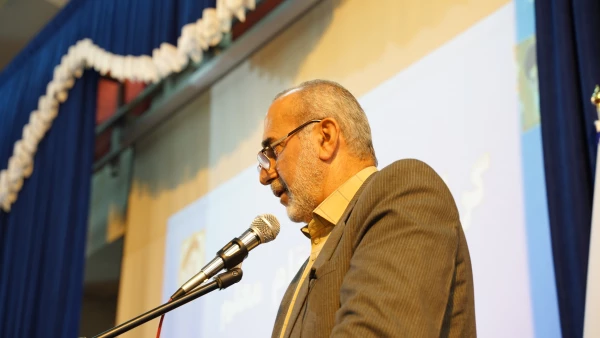 برگزاری مراسم گرامیداشت مقام معلم در پردیس دکتر شریعتی ساری 
 10