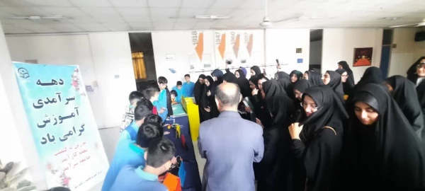 برپایی نمایشگاه دست ساخته های آموزشی_ پژوهشی 5