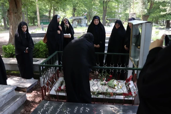 زیارت مزار اولین شهید فرهنگی استان مازندران شهید علی ولیپور به مناسبت هفته معلم و دهه کرامت 5