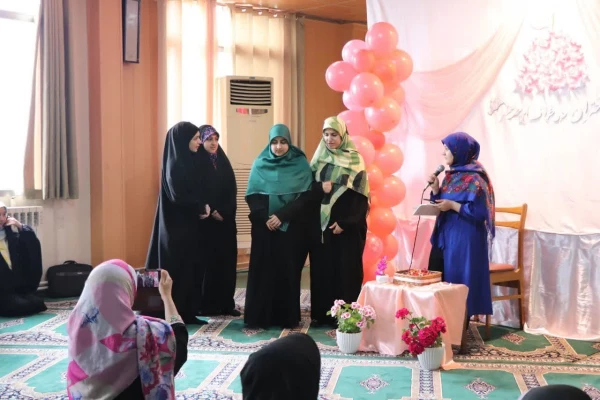 مولودی خوانی و مسابقات پرسش و پاسخ همراه با اهدای جوایز 4