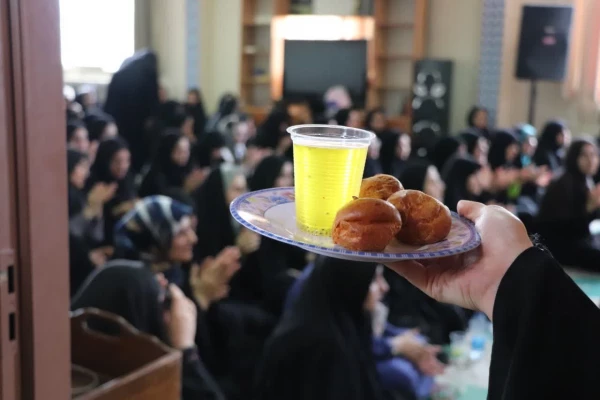 مولودی خوانی و مسابقات پرسش و پاسخ همراه با اهدای جوایز 7