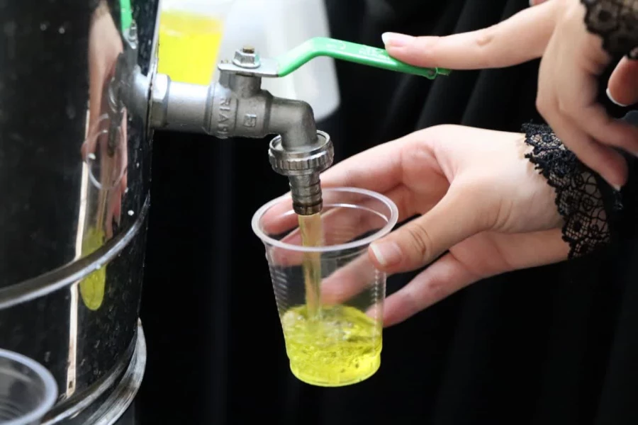 مولودی خوانی و مسابقات پرسش و پاسخ همراه با اهدای جوایز 9