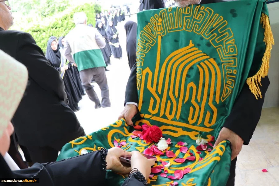 زیارت پرچم متبرک حرم مطهر رضوی 9