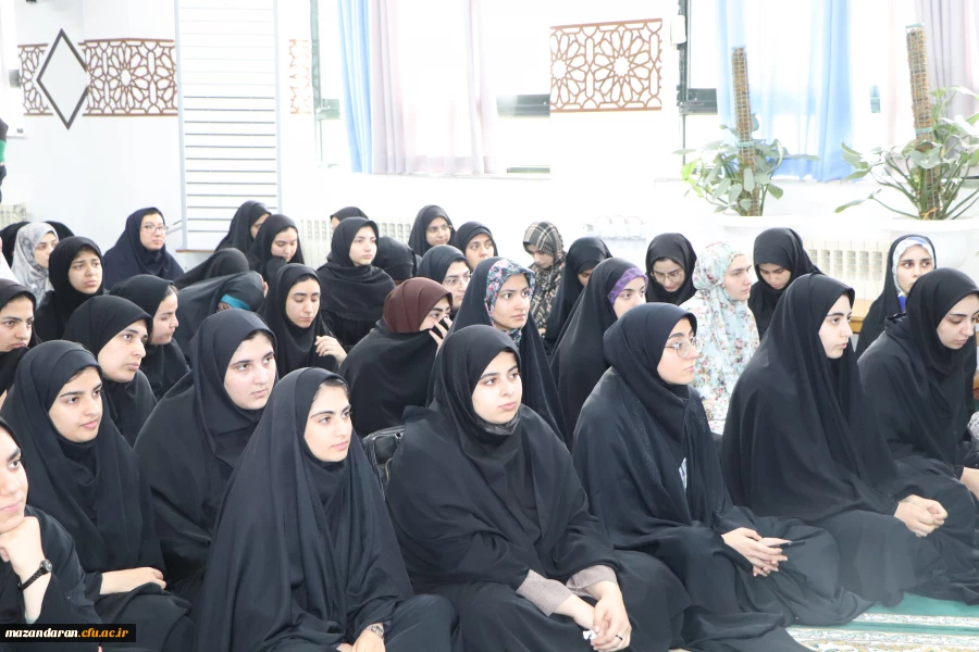 به مناسبت هفته سرا های دانشجویی از دانشجویان اتاق های نمونه سرا تقدیر شد. 4