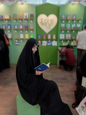 بازدید دانشجومعلمان مرکز حضرت فاطمه(س) قائمشهر از نمایشگاه کتاب تهران 2
