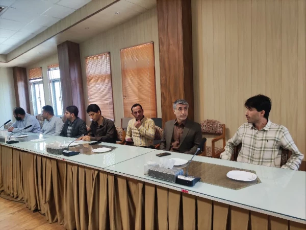 برگزاری دوره آموزشی (بالندگی) «نقش تغذیه و ورزش در سلامت جسم و روان کارکنان» در سالن کنفرانس پردیس دکتر شریعتی ساری
 4