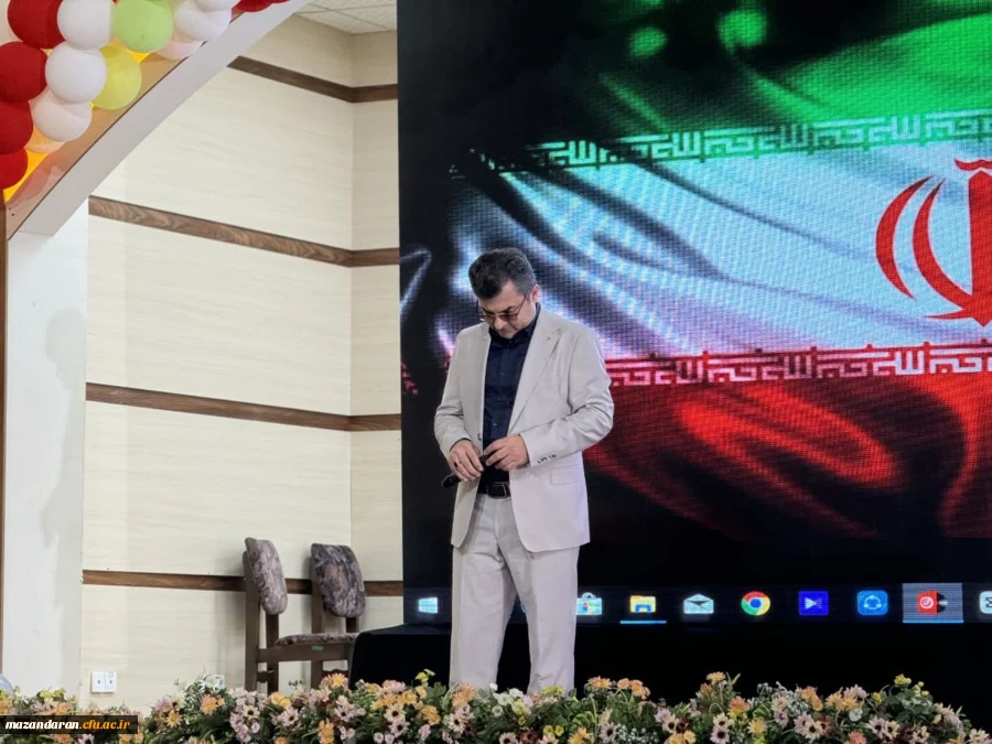 رگزاری آیین دانش آموختگی دانشجو معلمان ورودی 1400
 این مراسم با حضور بابایی کارنامی نماینده مردم شهرستان ساری در مجلس شورای اسلامی،کلبادی نژاد مدیر کل آموزش پرورش استان مازندران،لطف اله مهدوی ریاست دانشگاه فرهنگیان مازندران،حجت الاسلام والمسلمین نامدار م