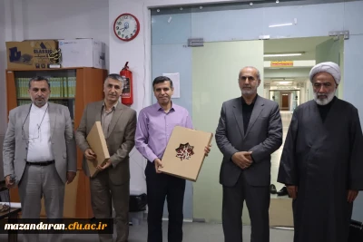 برگزاری مراسم قرائت زیارت عاشورا به همراه تقدیر از کارمندان نمونه دانشگاه فرهنگیان مازندران
