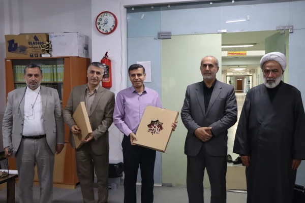 برگزاری مراسم قرائت زیارت عاشورا به همراه تقدیر از کارمندان نمونه دانشگاه فرهنگیان مازندران
 2