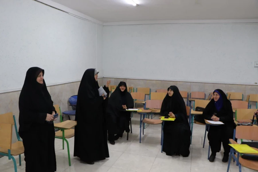 برگزاری نشست تخصصی اساتید در پردیس خواهران 3