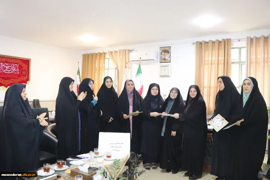 تقدیر از حیدرزاده معاون آموزشی و پژوهشی پردیس خواهران 2