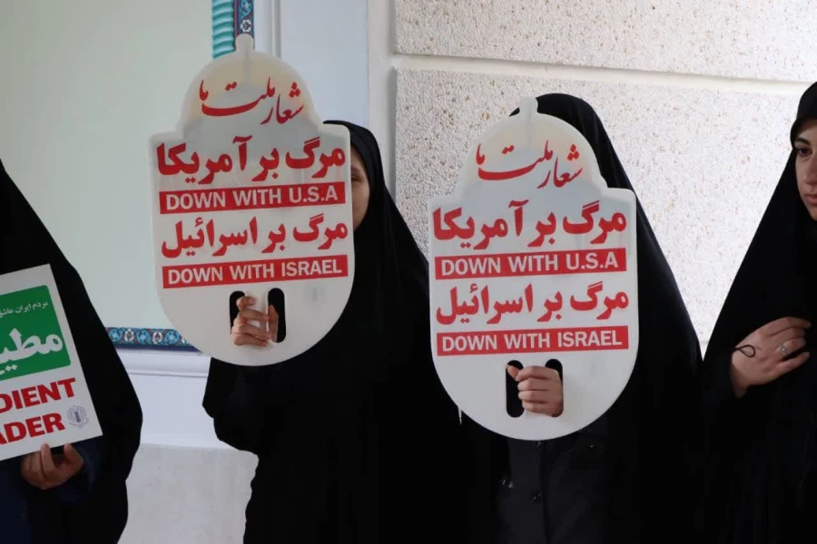 إِنَّا فَتَحْنَا لَکَ فَتْحًا مُبِینًا 2