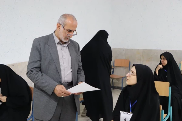 بازدید دکتر مهدوی ریاست دانشگاه فرهنگیان مازندران از روند برگزاری آزمون پایان ترم دانشجویان 2
