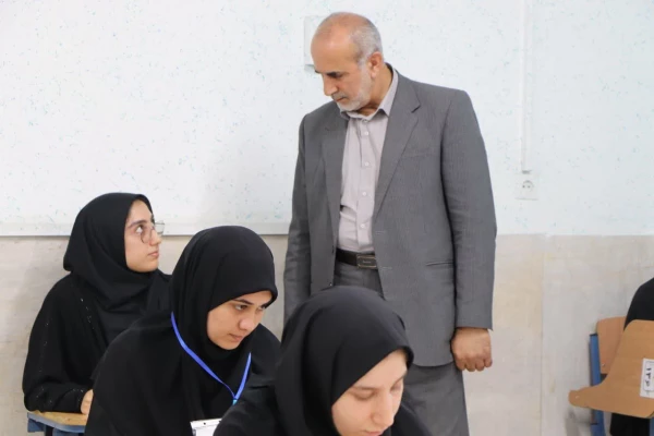 بازدید دکتر مهدوی ریاست دانشگاه فرهنگیان مازندران از روند برگزاری آزمون پایان ترم دانشجویان 3