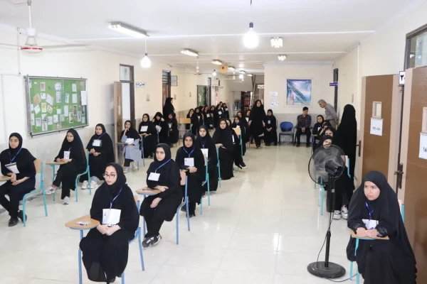 بازدید دکتر مهدوی ریاست دانشگاه فرهنگیان مازندران از روند برگزاری آزمون پایان ترم دانشجویان 5