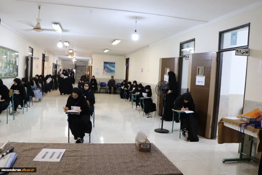 بازدید دکتر مهدوی ریاست دانشگاه فرهنگیان مازندران از روند برگزاری آزمون پایان ترم دانشجویان 7