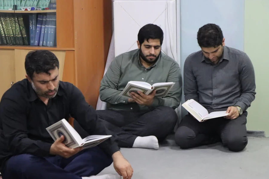 برگزاری مراسم جمع خوانی قرآن کریم در پردیس دکتر شریعتی ساری
 4