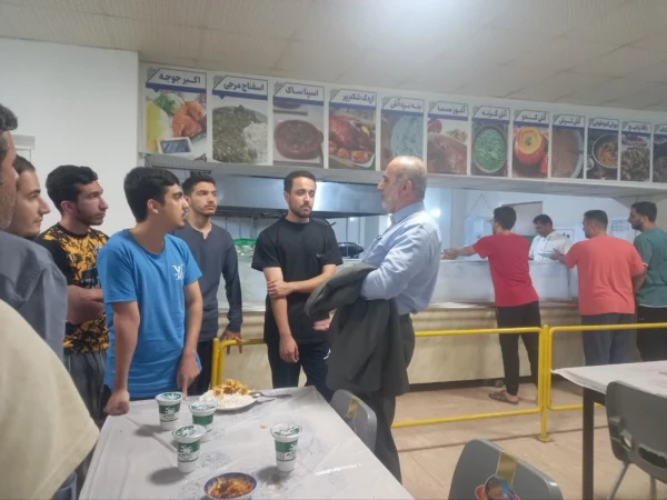 حضور مهدوی رئیس دانشگاه فرهنگیان مازندران در جمع دانشجویان خوابگاهی پردیس دکتر شریعتی ساری و پاسخ به دغدغه ها و نگرانی های آنان پیرامون شرایط موجود 2