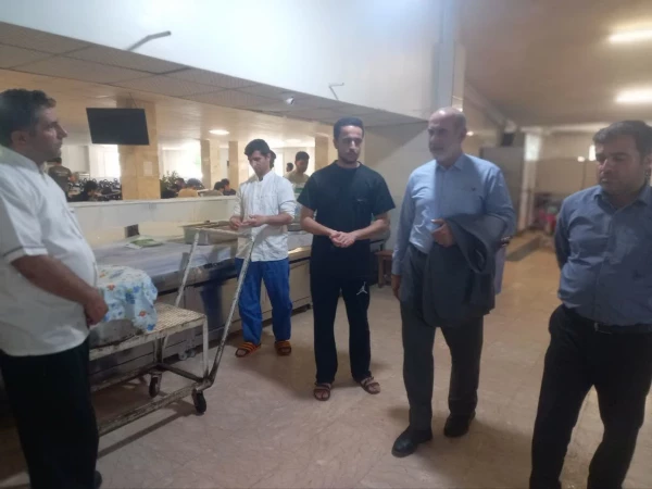 حضور مهدوی رئیس دانشگاه فرهنگیان مازندران در جمع دانشجویان خوابگاهی پردیس دکتر شریعتی ساری و پاسخ به دغدغه ها و نگرانی های آنان پیرامون شرایط موجود 3