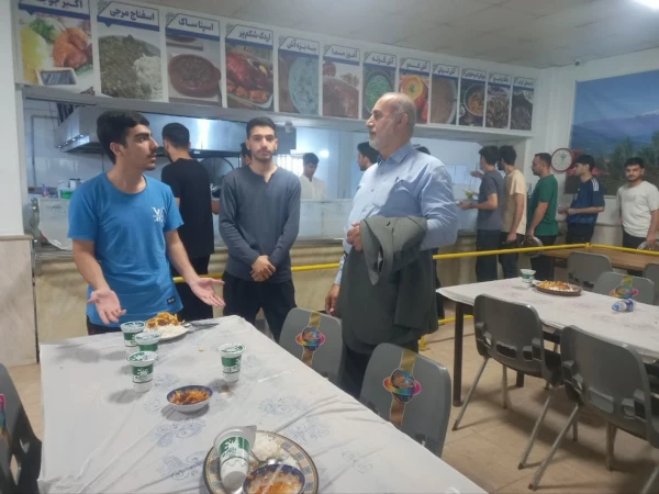 حضور مهدوی رئیس دانشگاه فرهنگیان مازندران در جمع دانشجویان خوابگاهی پردیس دکتر شریعتی ساری و پاسخ به دغدغه ها و نگرانی های آنان پیرامون شرایط موجود 4