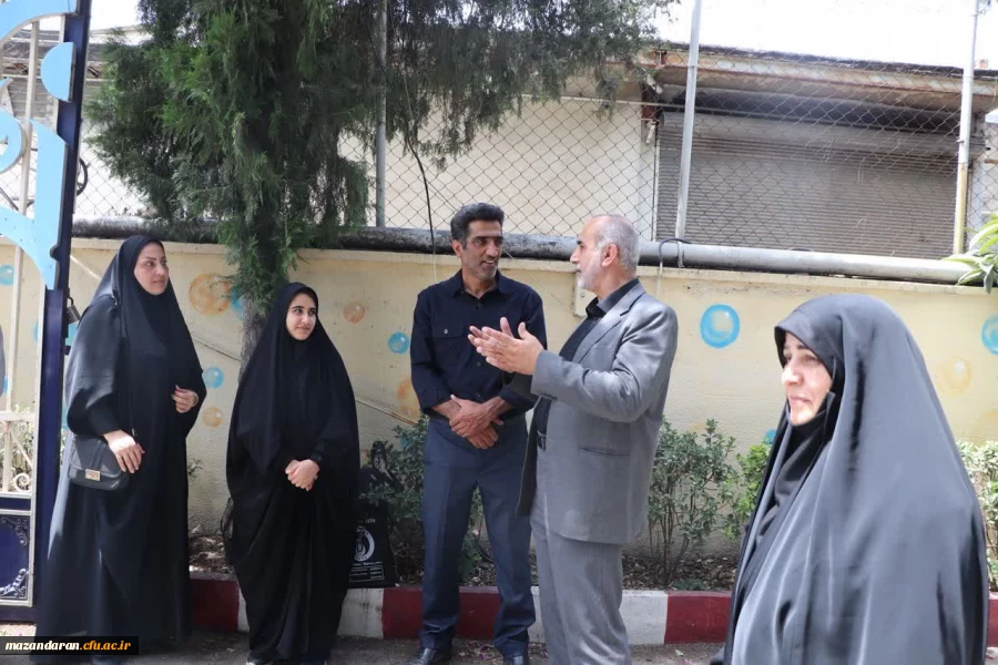 بازدید مهدوی ریاست دانشگاه فرهنگیان مازندران از روند برگزاری مصاحبه پذیرفته شدگان دانشگاه فرهنگیان در پردیس فاطمه الزهرا (س) ساری  2