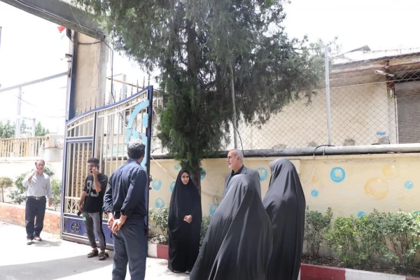 بازدید مهدوی ریاست دانشگاه فرهنگیان مازندران از روند برگزاری مصاحبه پذیرفته شدگان دانشگاه فرهنگیان در پردیس فاطمه الزهرا (س) ساری  3