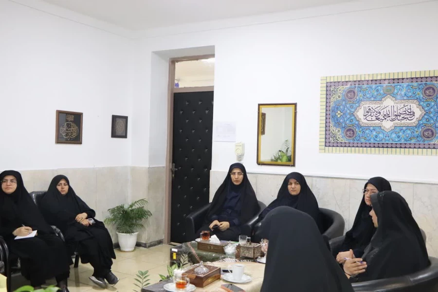 جلسه کمیته جذب  داوطلبین ورود به حرفه معلمی برگزار شد 4