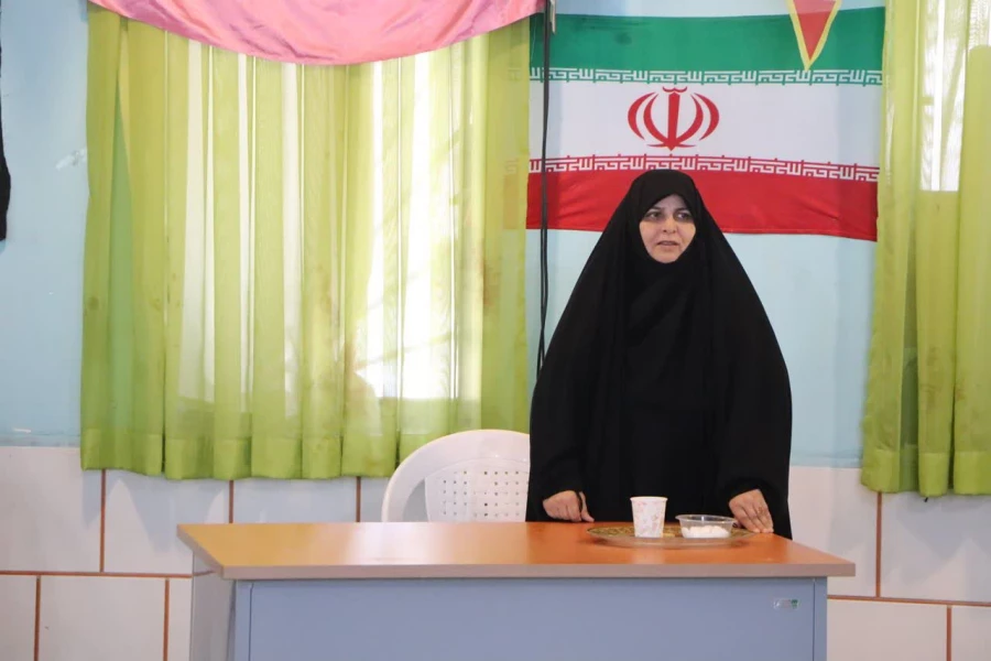 نشست صمیمی رضایی منش رئیس پردیس فاطمه الزهرا(س) ساری با خانواده های پذیرفته شدگان  2