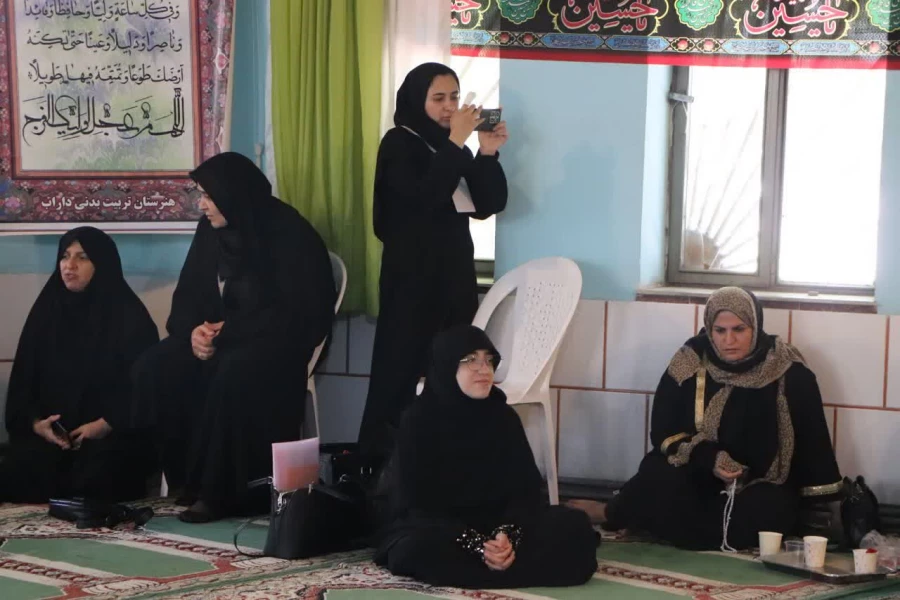 نشست صمیمی رضایی منش رئیس پردیس فاطمه الزهرا(س) ساری با خانواده های پذیرفته شدگان  2