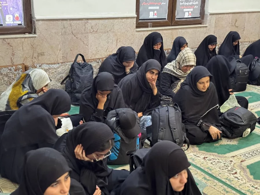 مراسم بدرقه زائران اربعین حسینی در مزار هشت شهید گمنام باغ موزه دفاع مقدس ساری
 2